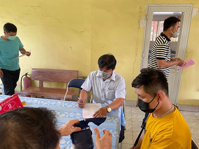 Cán bộ công nhân viên công ty đăng ký hiến máu