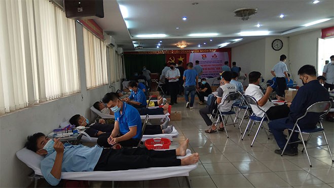 Không khí nhộn nhịp của buổi hiến máu