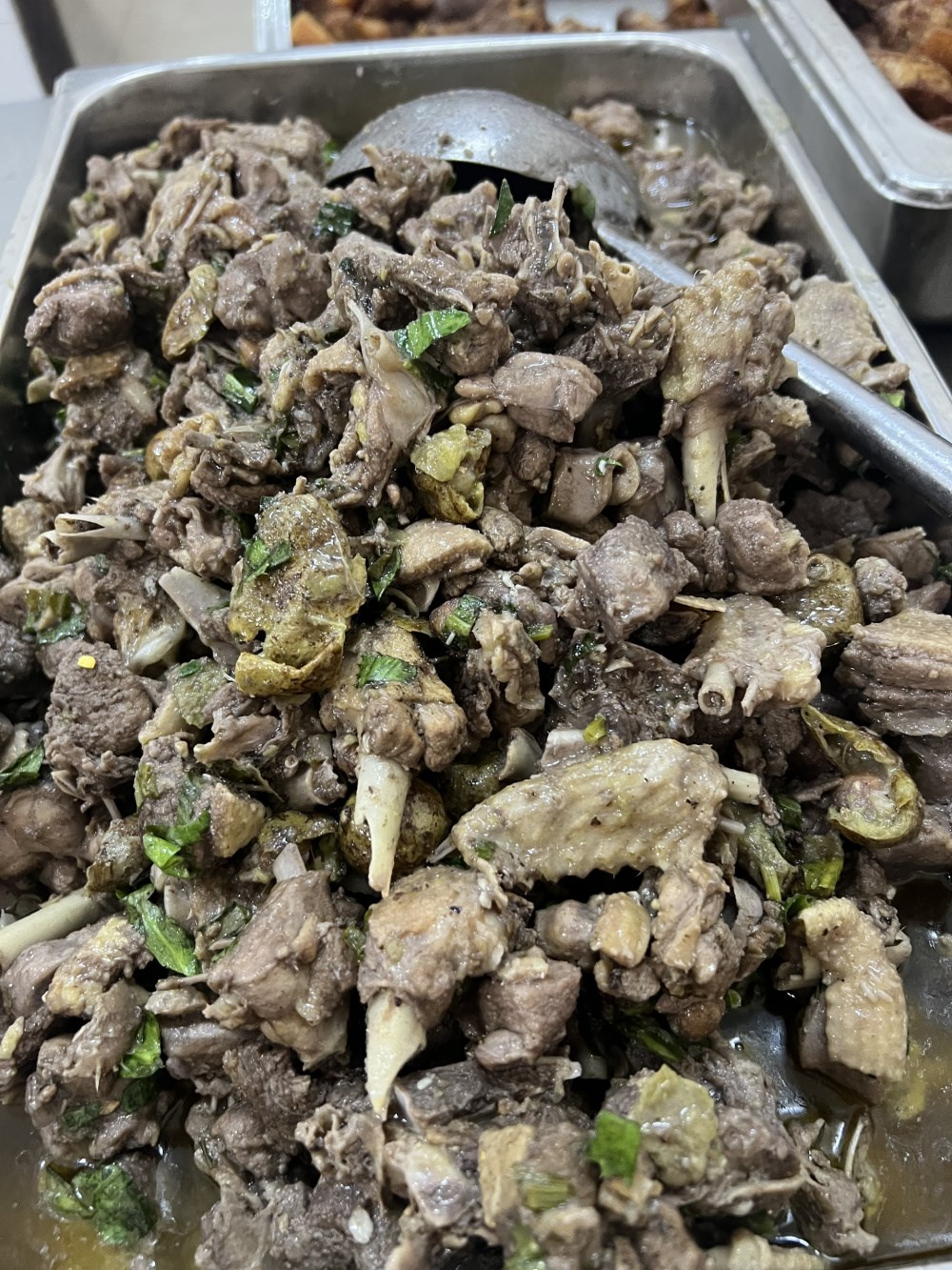 bua-com-ca-tu-chon---su-quan-tam-tham-lang-danh-cho-nguoi-lao-dong-viet-trung_690d770d456d4