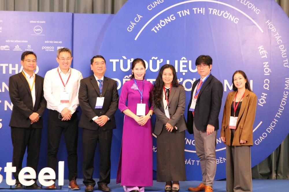 hoi-thao-nganh-thep-viet-nam-2025--lien-ket-chuoi-gia-tri---huong-toi-phat-trien-ben-vung_690d8c05d0b0c