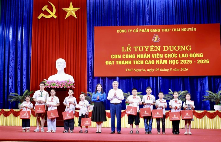 TISCO: Tuyên dương con công nhân, viên chức, lao động đạt thành tích cao năm học 2025 - 2026